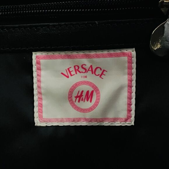 2011 VERSACE for H&M Black Leather Tasche Rouch Studded Gold Chains Charm Bag - Picture 7 of 14